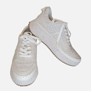 NWOT Universal Thread Women's Sneakers Size#7.5